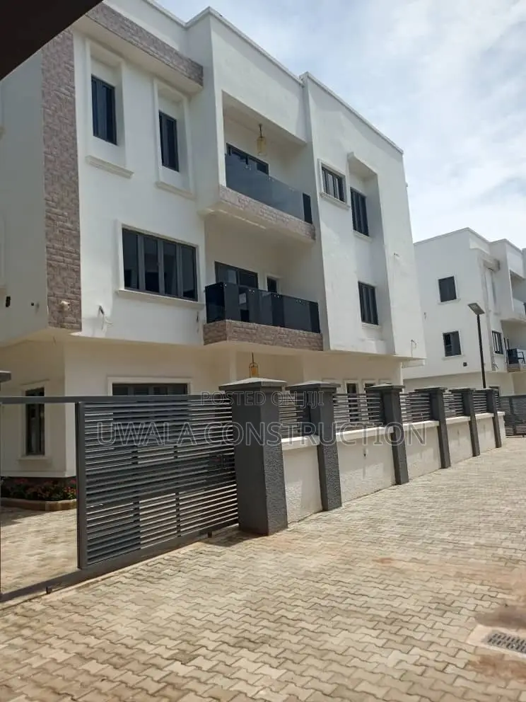 7bdrm Mansion in Asokoro for sale