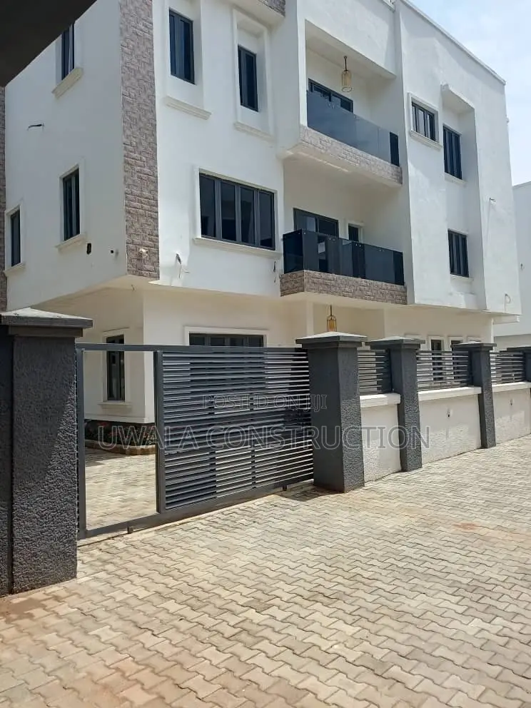 7bdrm Mansion in Asokoro for sale