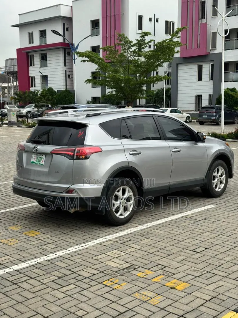 Toyota RAV4 2017 Silver