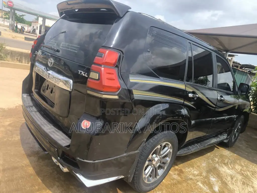 Toyota Land Cruiser Prado 2012 Black