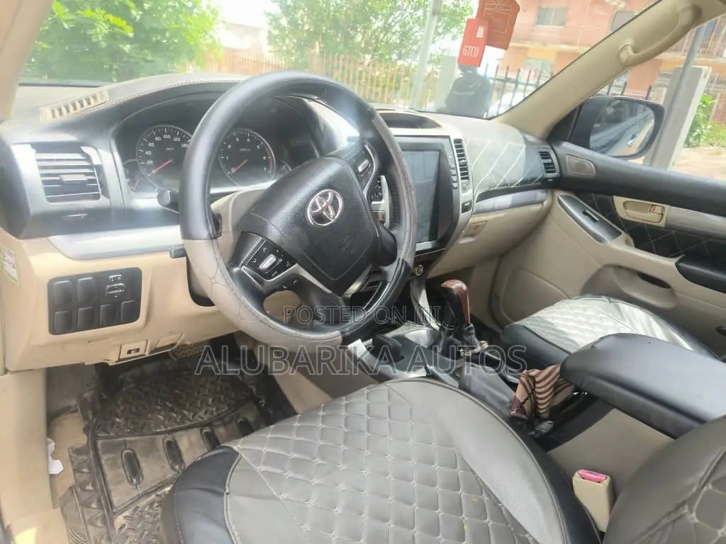 Toyota Land Cruiser Prado 2012 Black