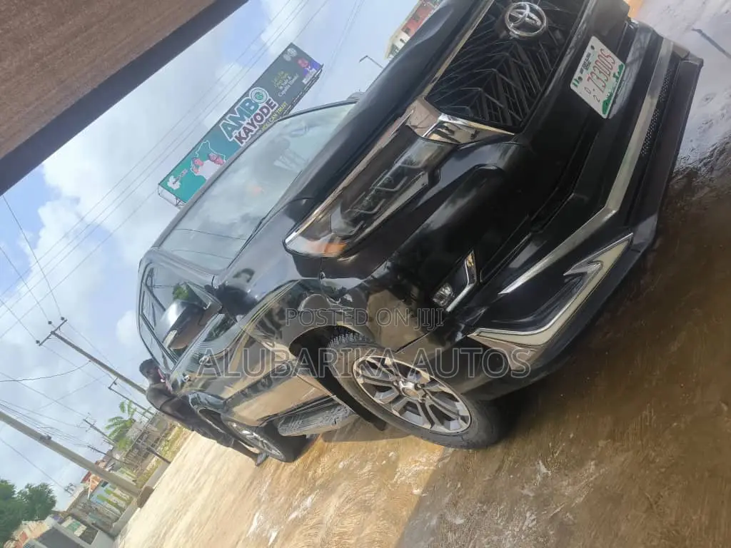 Toyota Land Cruiser Prado 2012 Black