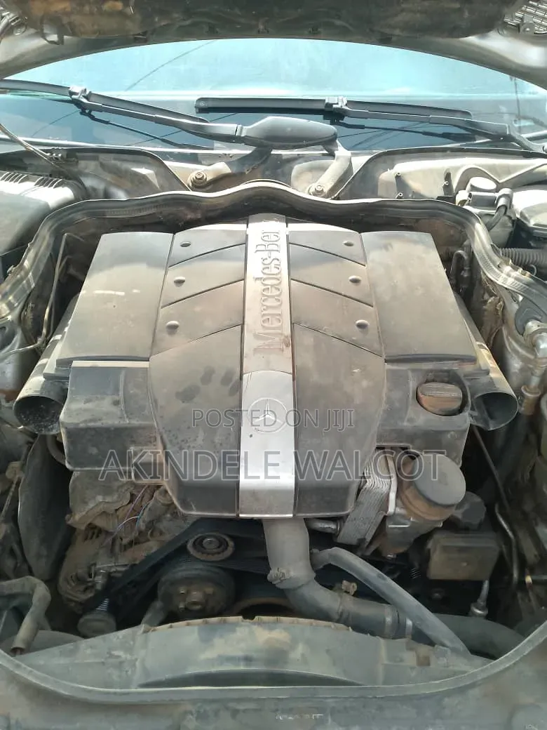 Mercedes-Benz E320 2005