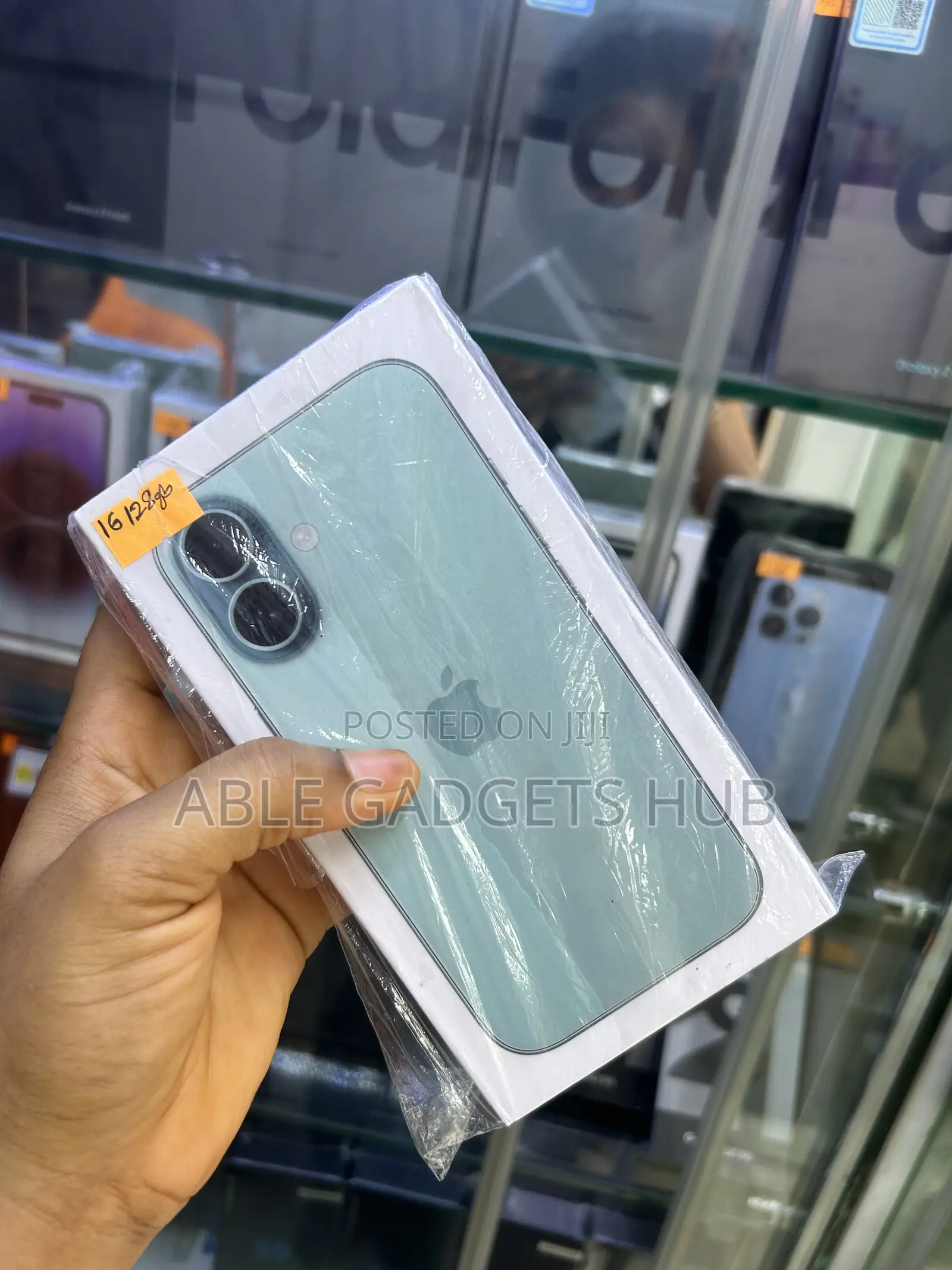 New Apple iPhone 16 128 GB Green