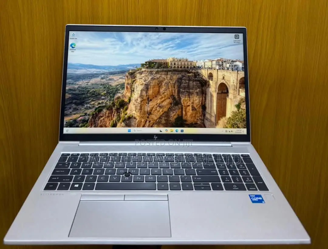 New Laptop HP EliteBook 850 G8 16GB Intel Core i5 SSD 256GB