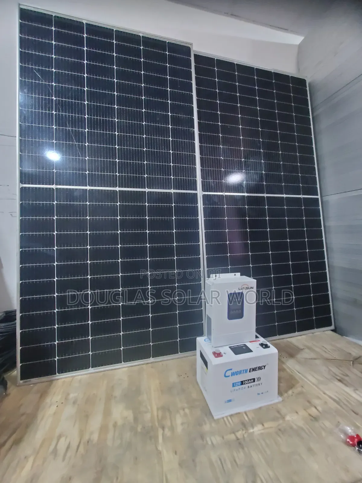 2kw Inverter, 1.3kwh Battery, 2unit 650w Solar Panel All-in-One Solar