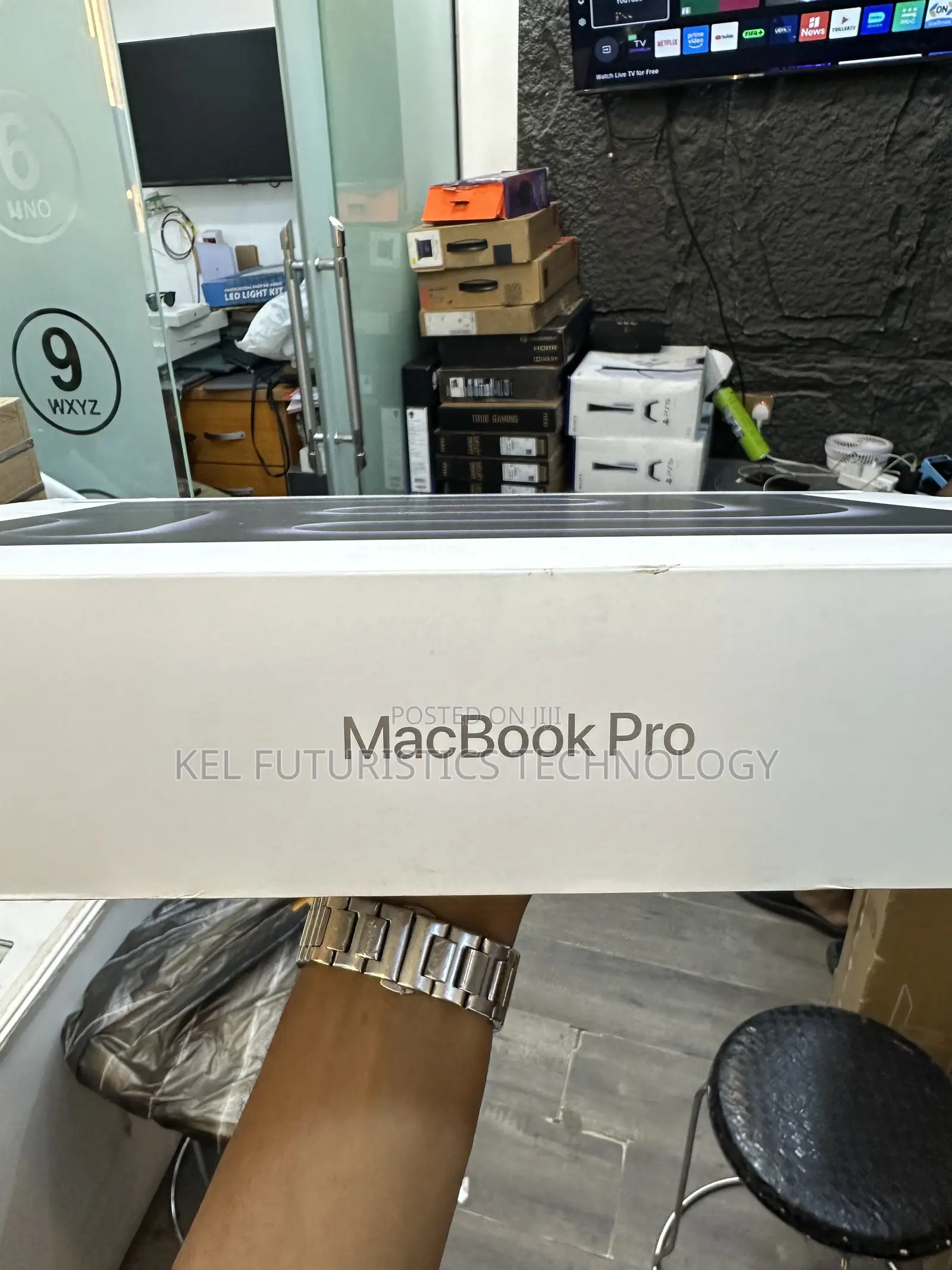 New Laptop Apple MacBook Pro 2026 M5 Max 36GB Apple M5 Max SSD 2T