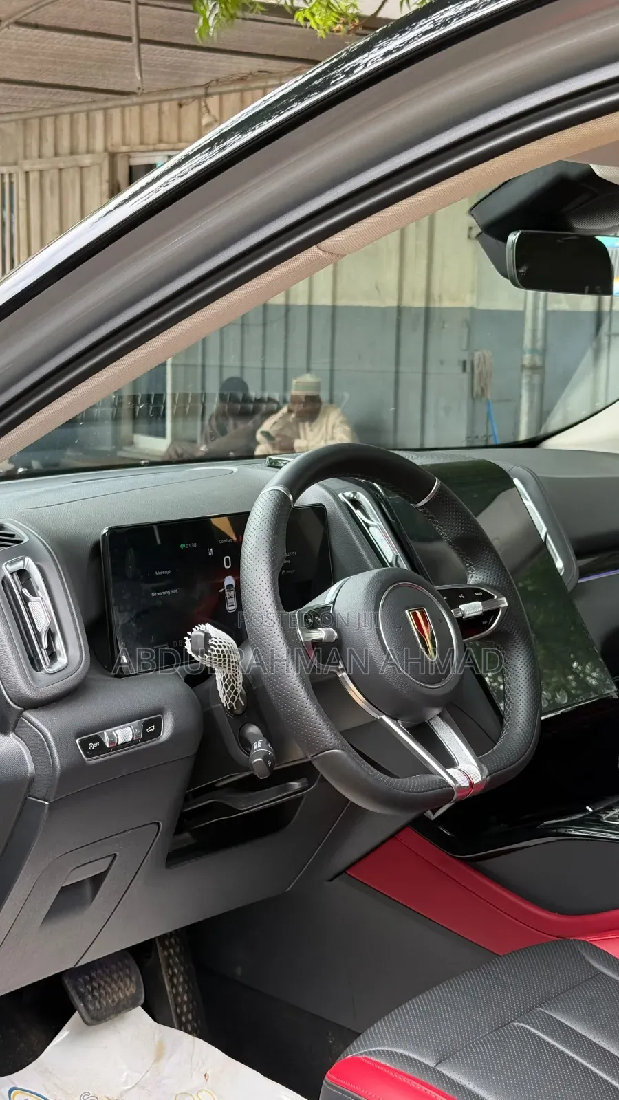 New Hongqi E-HS9 2025 Silver