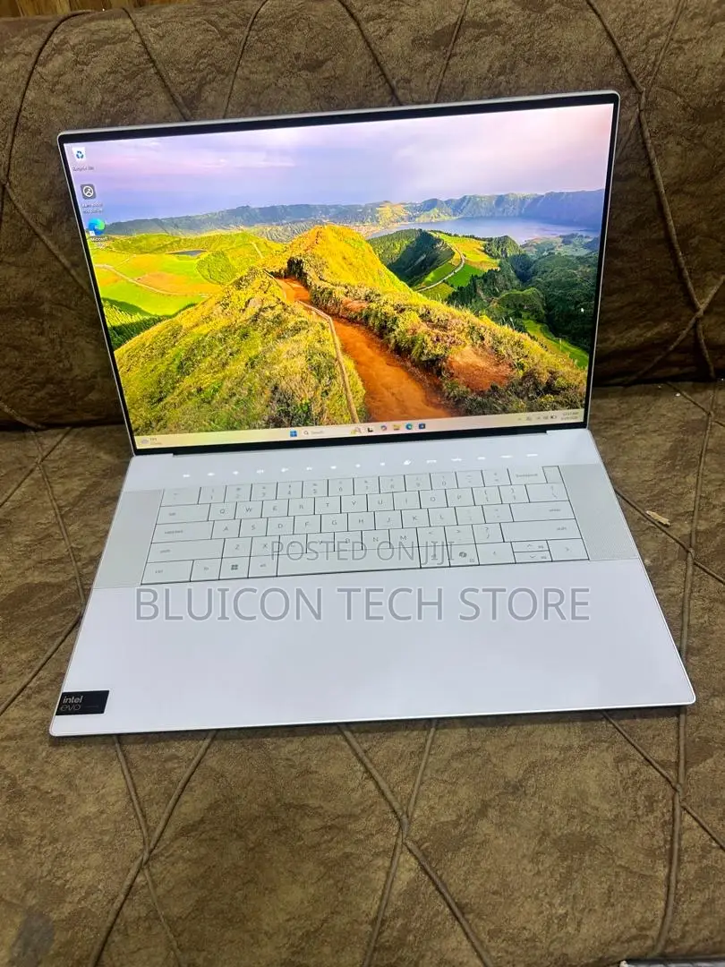 Laptop Dell XPS 16 9640 16GB Intel Core Ultra 7 SSD 1T