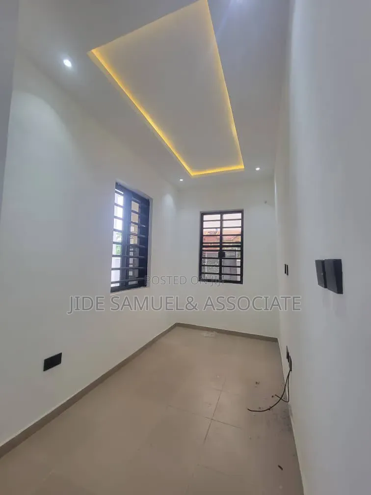 Furnished Mini Flat in Ayobo for rent