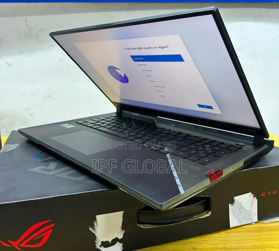 New Laptop Asus ROG Strix SCAR 17 32GB Intel Core i9 SSD 1T