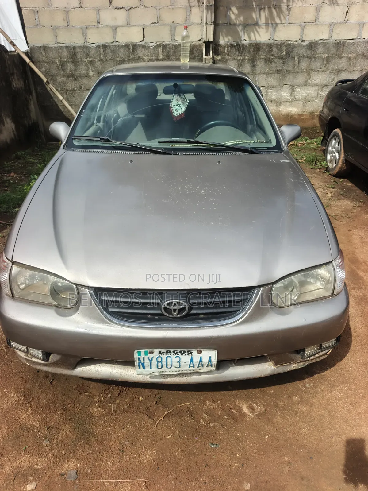 Toyota Corolla 2000 Gold