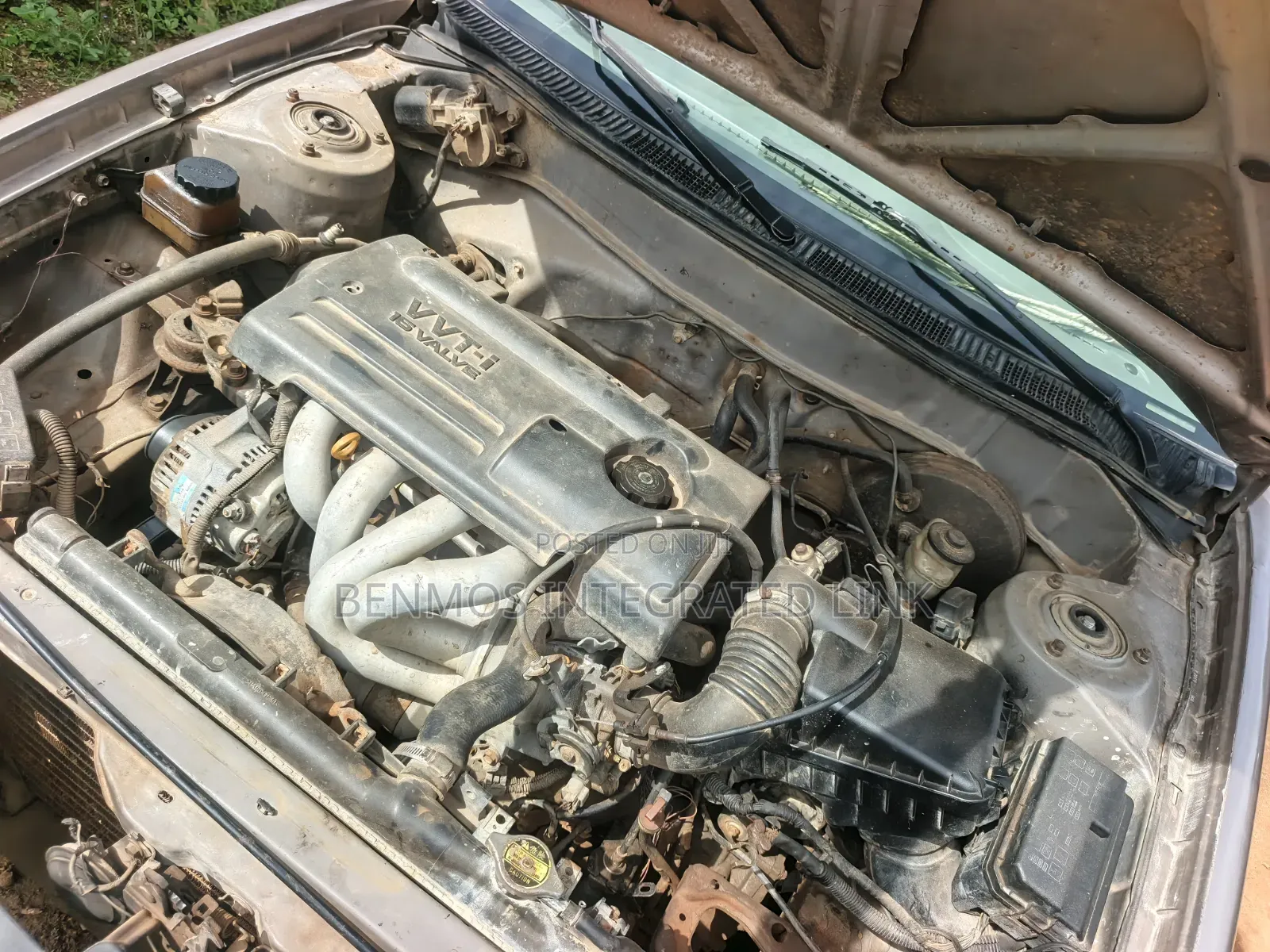 Toyota Corolla 2000 Gold