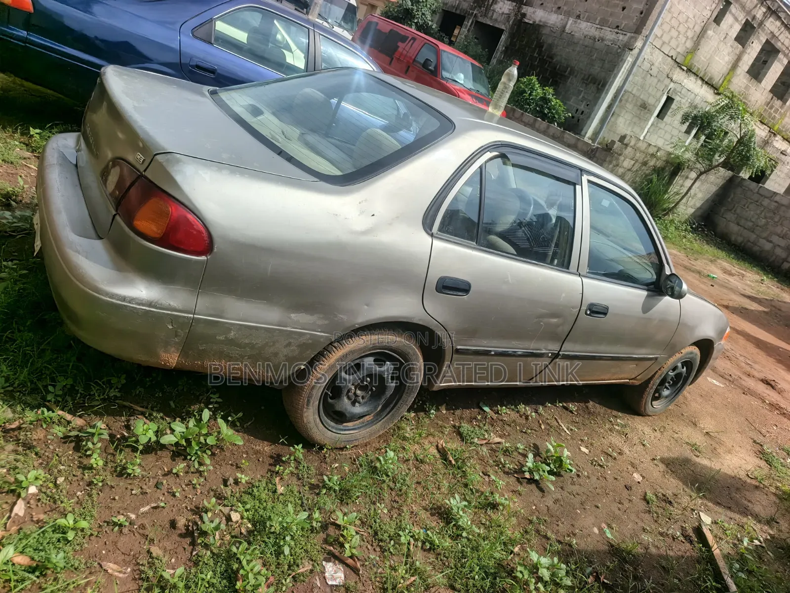 Toyota Corolla 2000 Gold