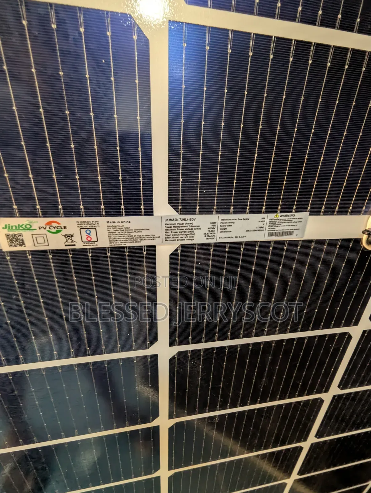 Jinko 660watts 144cells Mono-Crystalline Solar Panel in Stock.