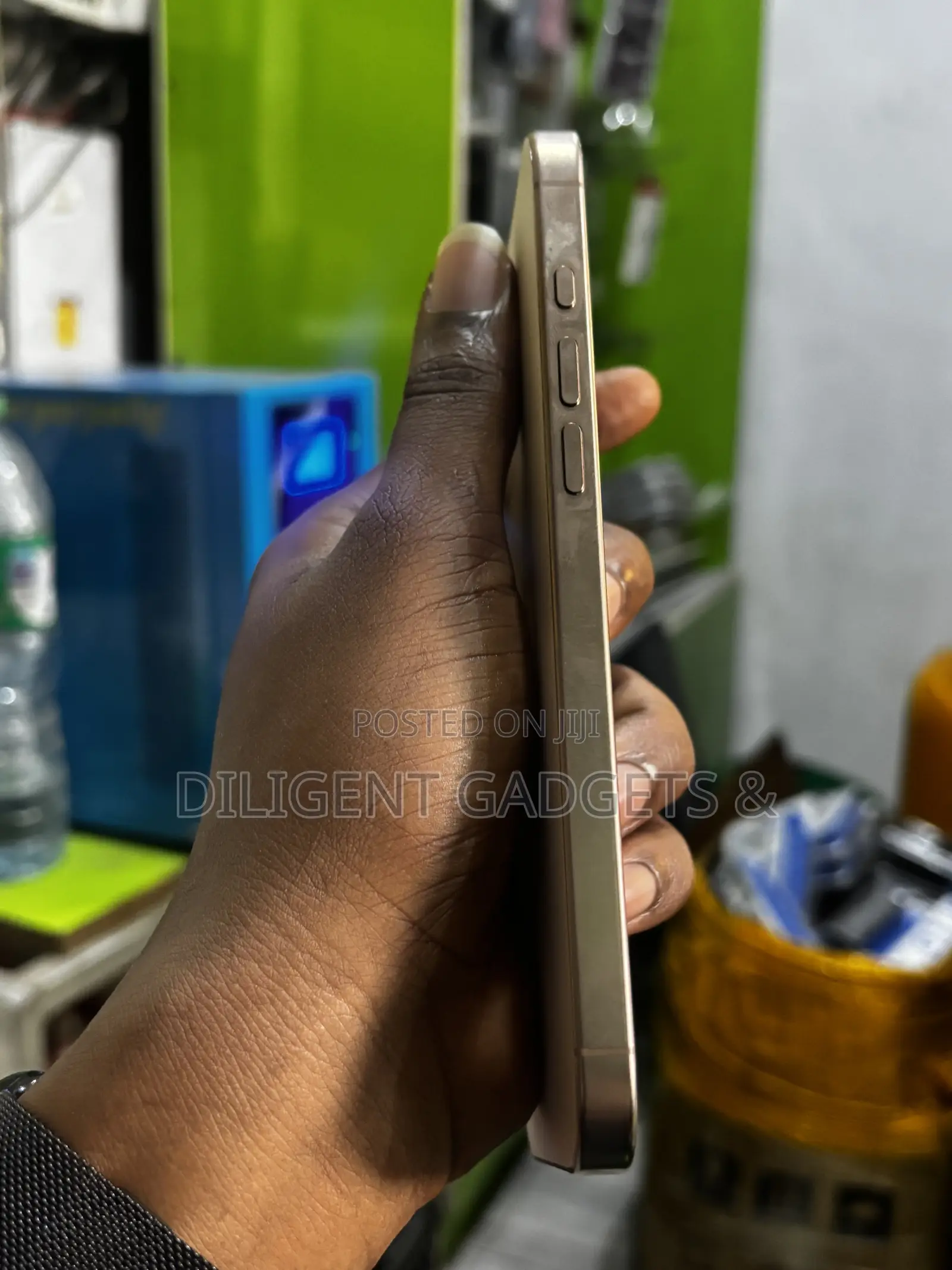 Apple iPhone 16 Pro Max 256 GB Gold