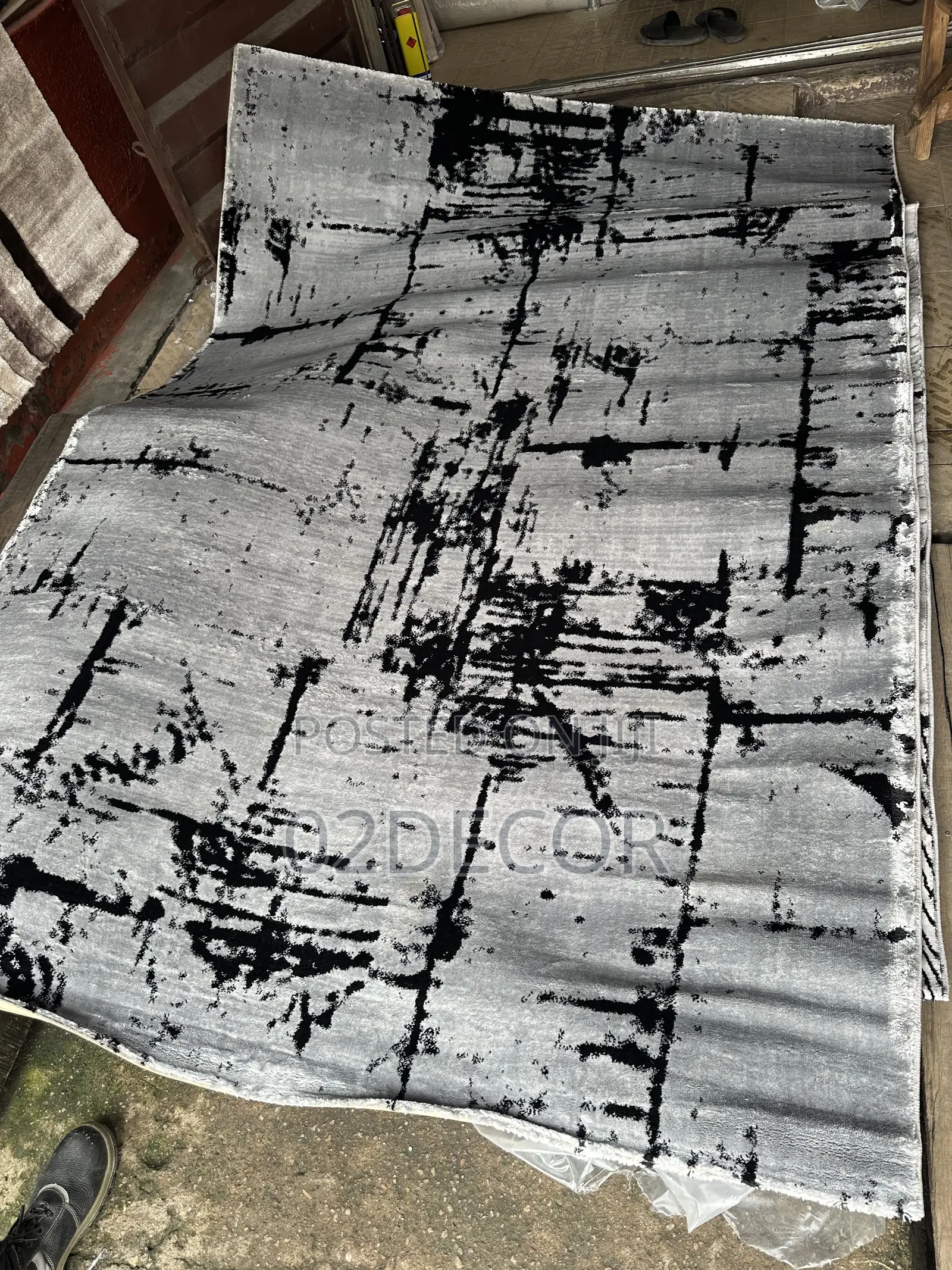 Black and Grey Design Center Rugs (5/7 and 7/10)