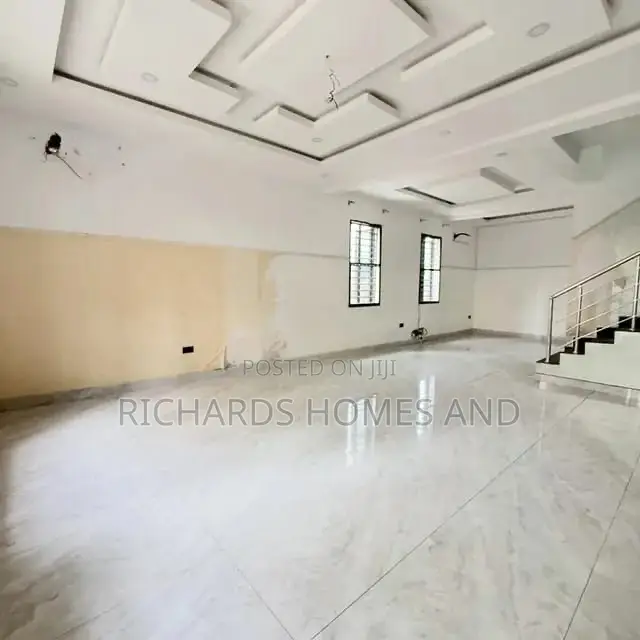 5bdrm Duplex in Ikate for rent