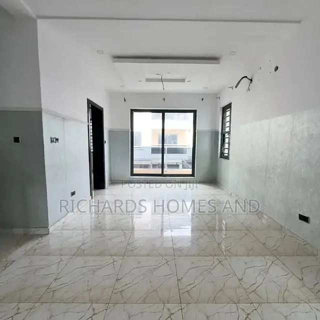 5bdrm Duplex in Ikate for rent