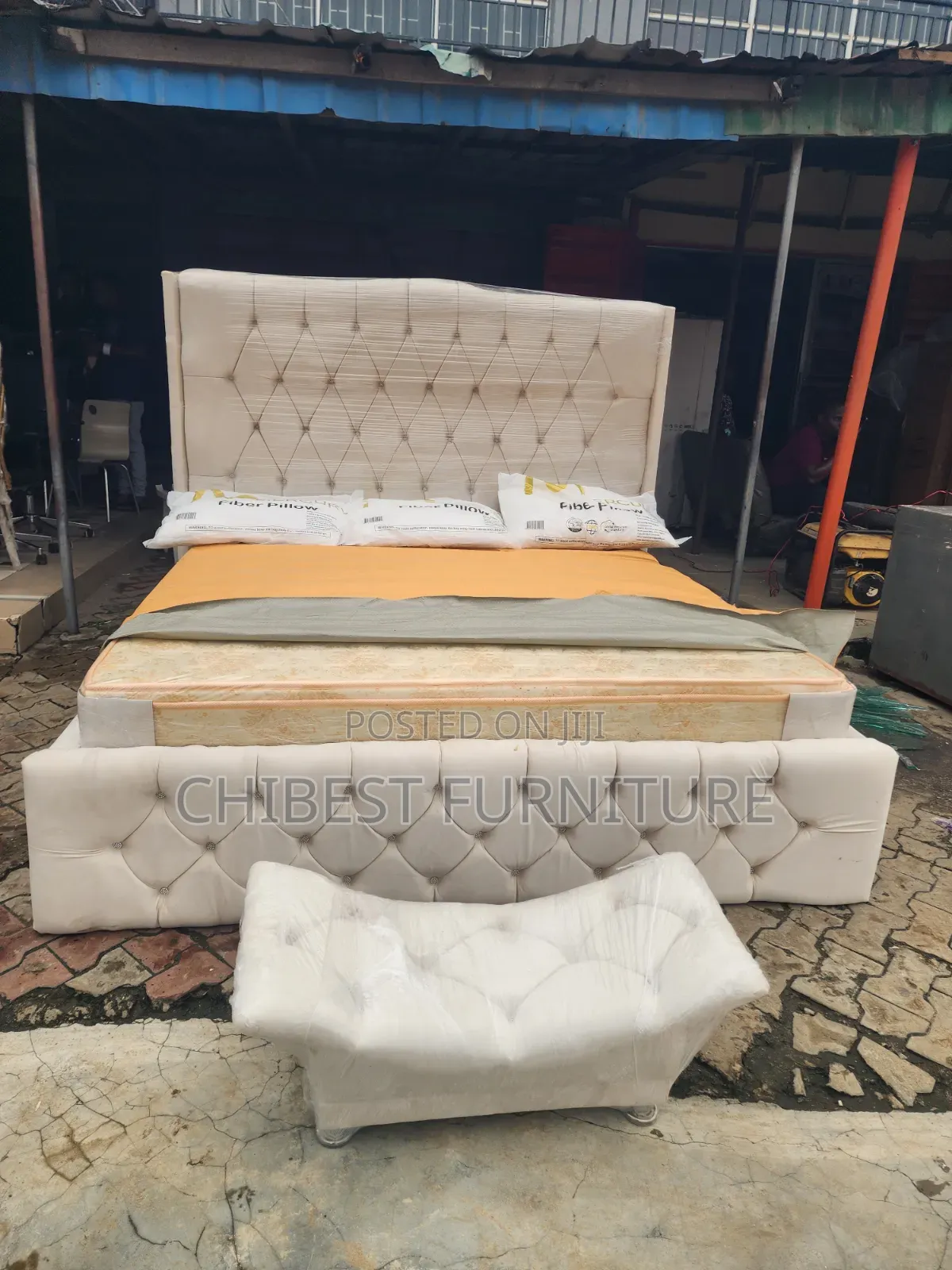 Luxury 6by6 Cream Bed Stand With Footrest