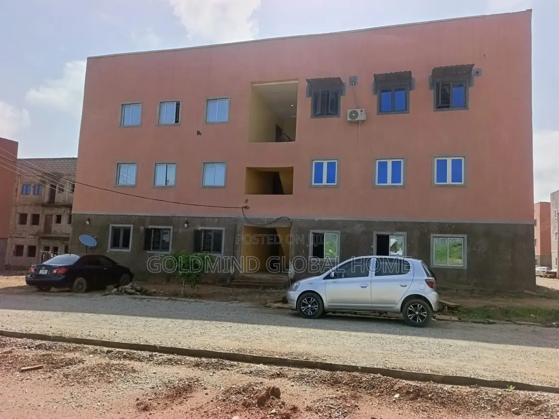 3bdrm Block of Flats in Federal Mortgage, Sabon Lugbe for sale