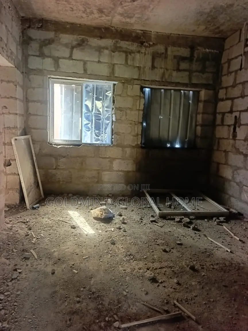 3bdrm Block of Flats in Federal Mortgage, Sabon Lugbe for sale