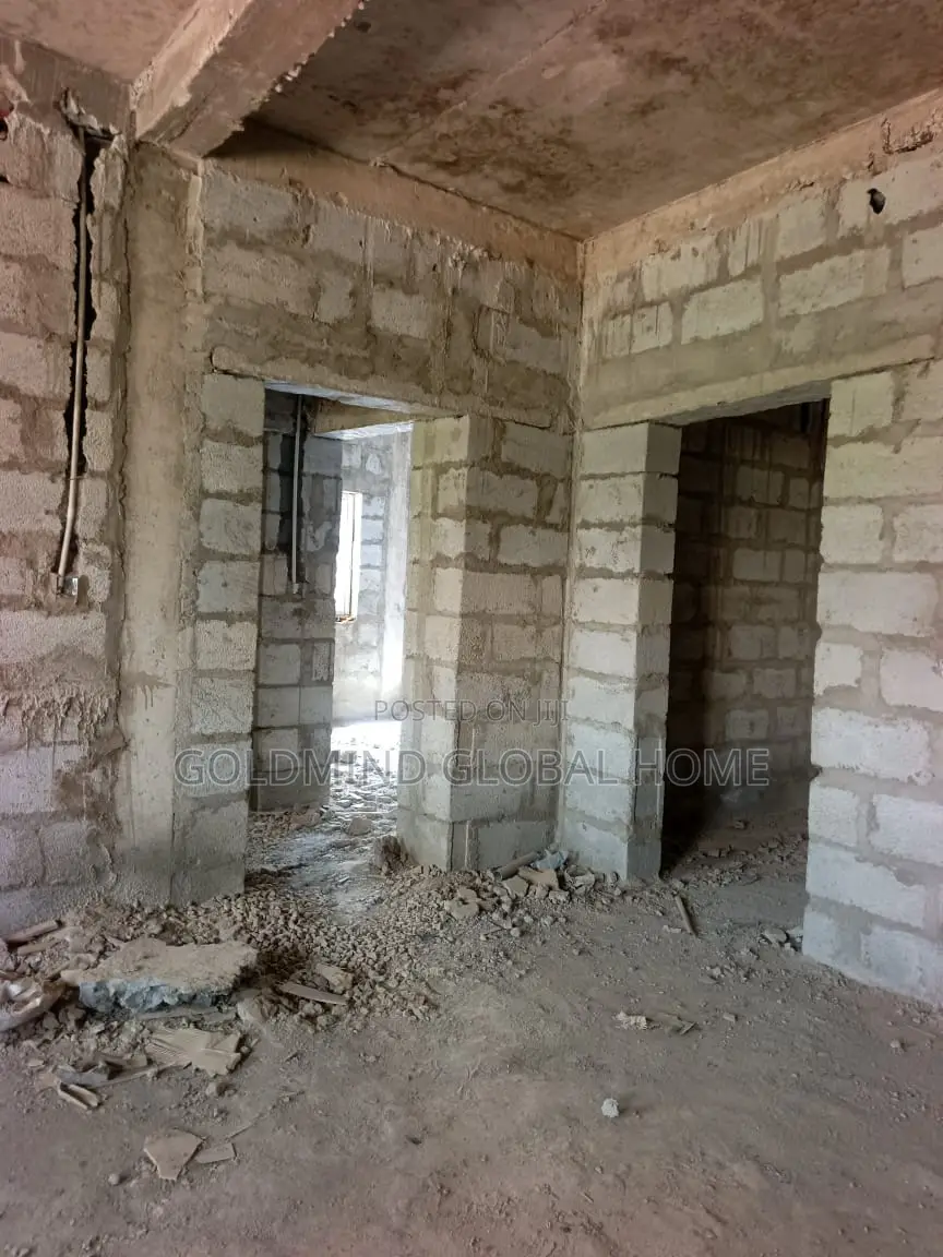 3bdrm Block of Flats in Federal Mortgage, Sabon Lugbe for sale