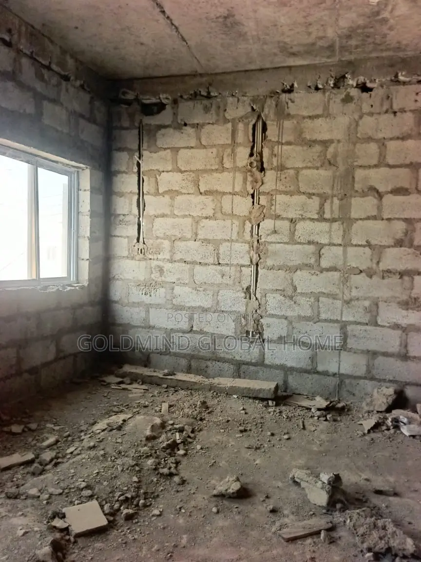 3bdrm Block of Flats in Federal Mortgage, Sabon Lugbe for sale