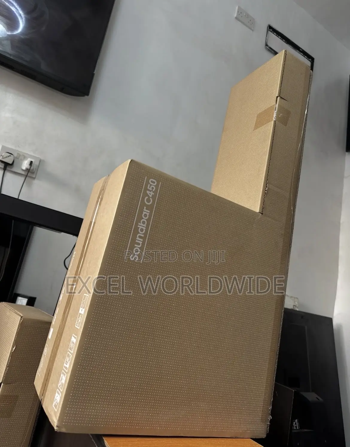 Brand New Samsung Sound Bar With 2.1 Channel Built in Surround