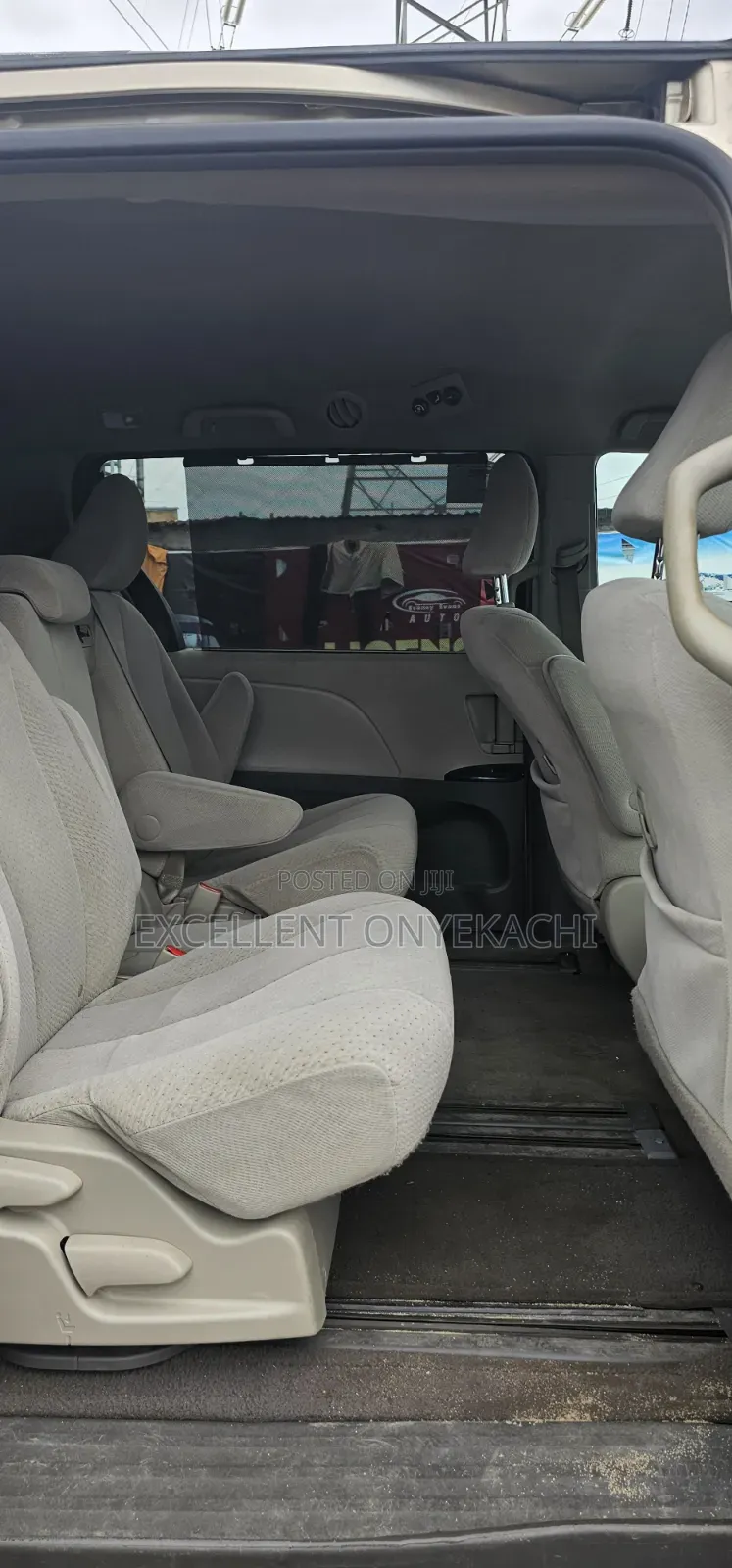 Toyota Sienna 2012 Gold