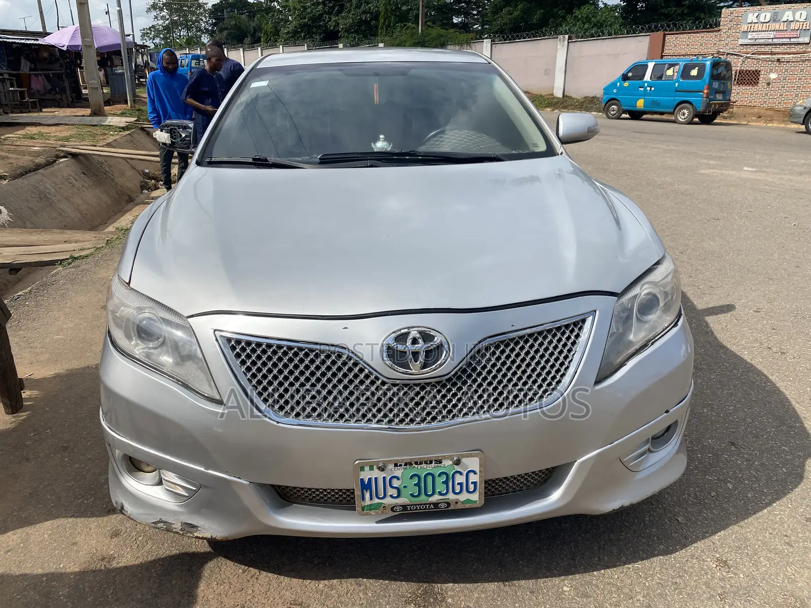 Toyota Camry 2010 Silver