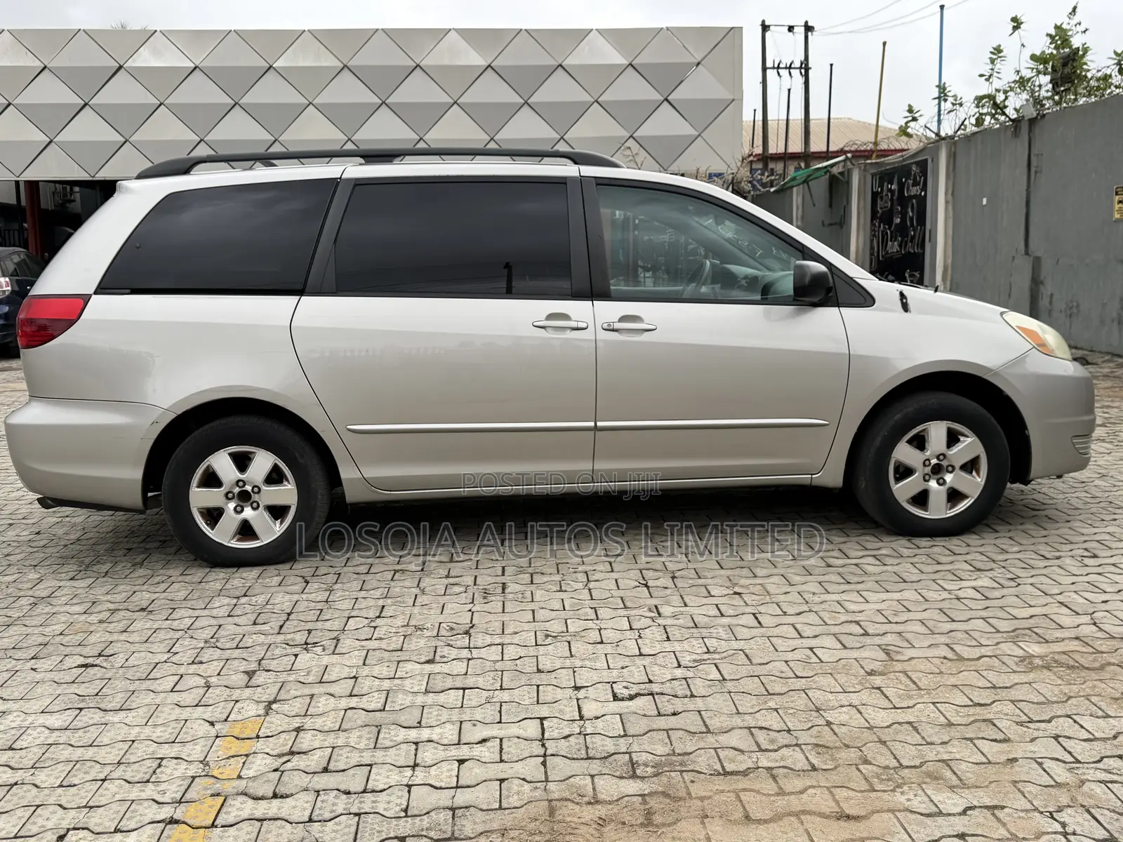 Toyota Sienna LE FWD (3.3L V6 5A) 2004 Silver