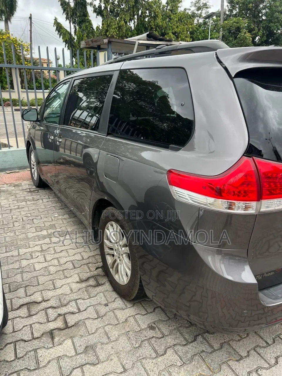 Toyota Sienna 2012 Gray