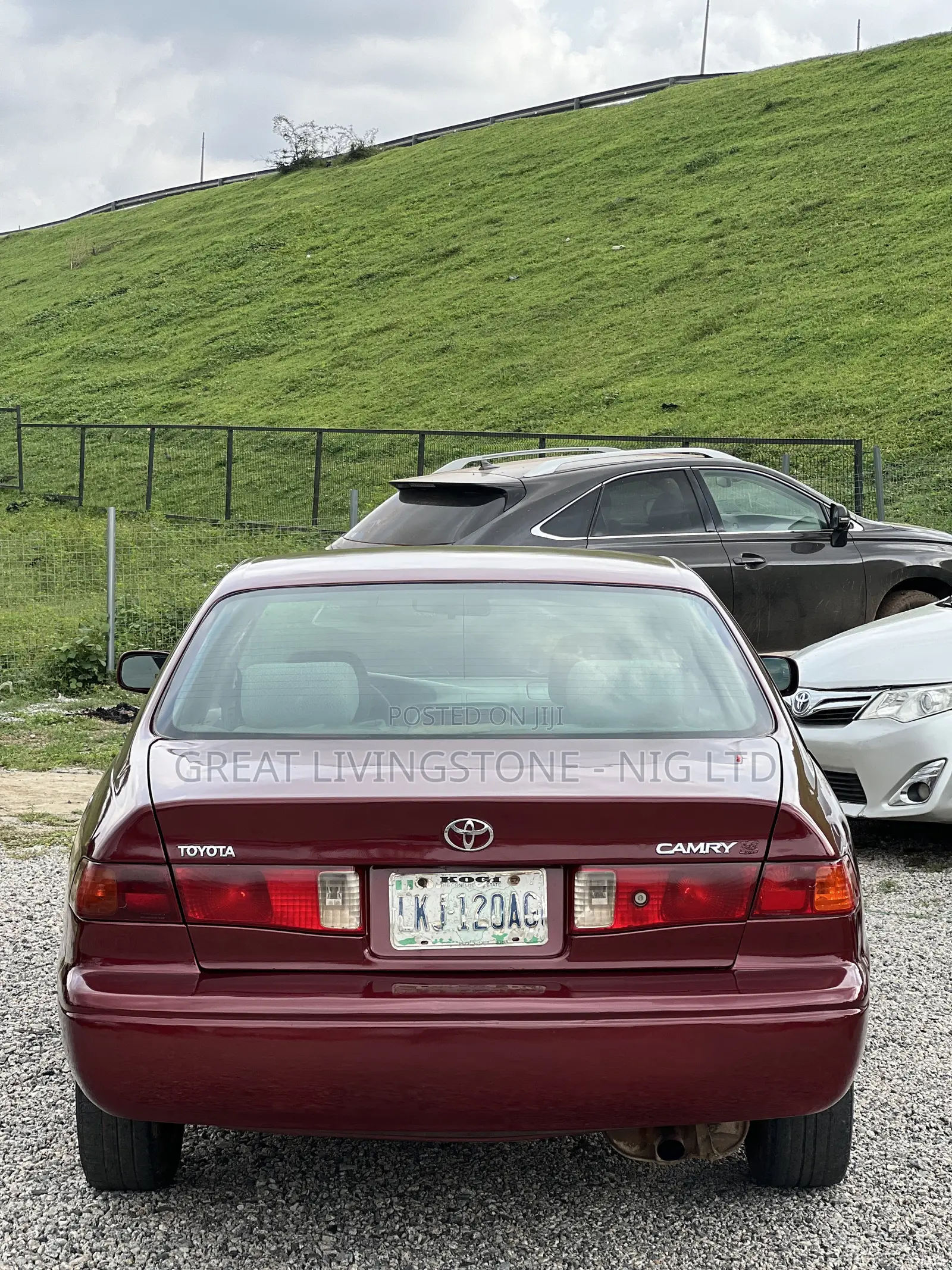 Toyota Camry LE 4dr Sedan (2.4L 4cyl 5M) 2002 Red