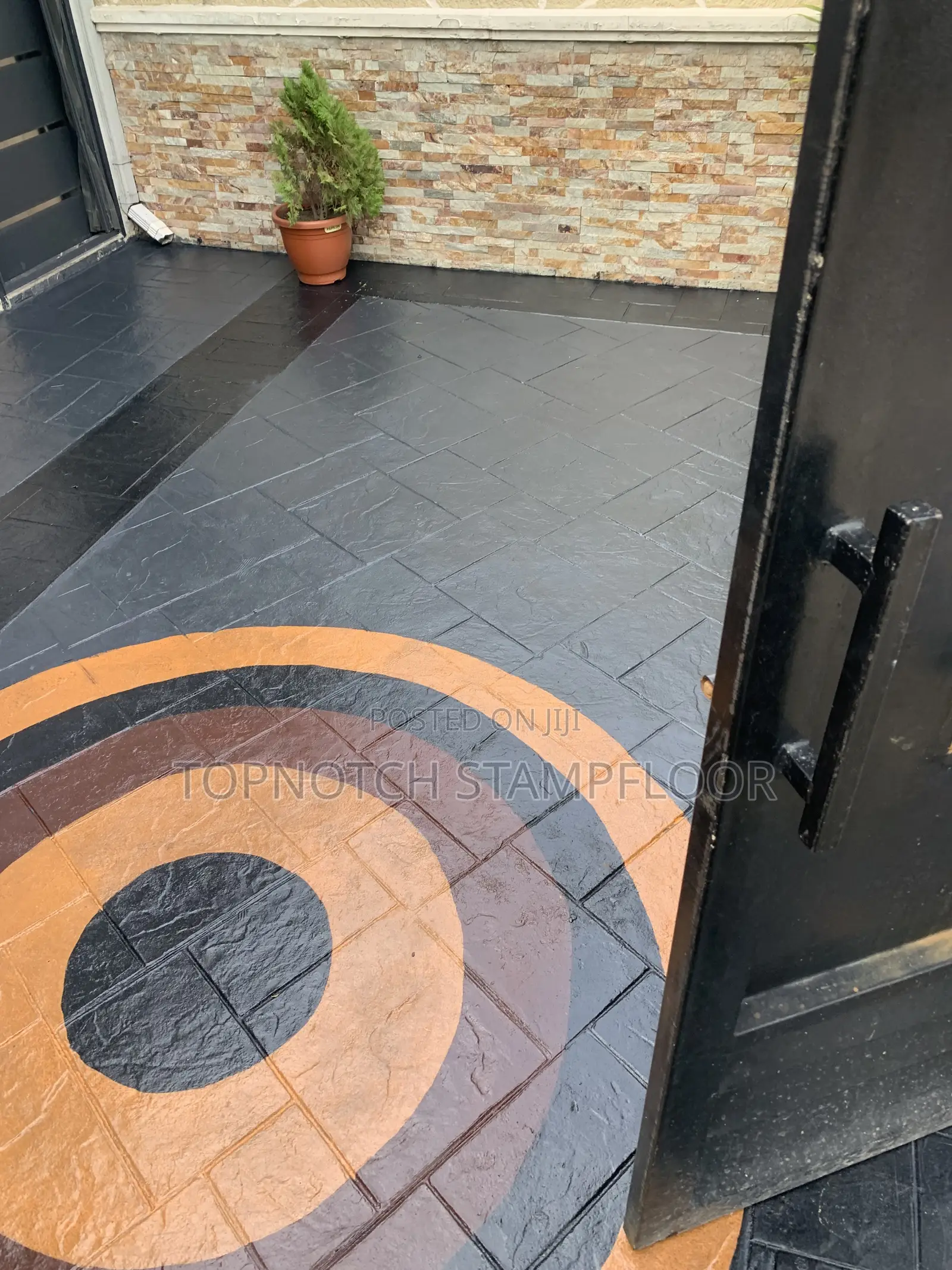 Beautiful Increte Work Modern Floor-design Dust Free