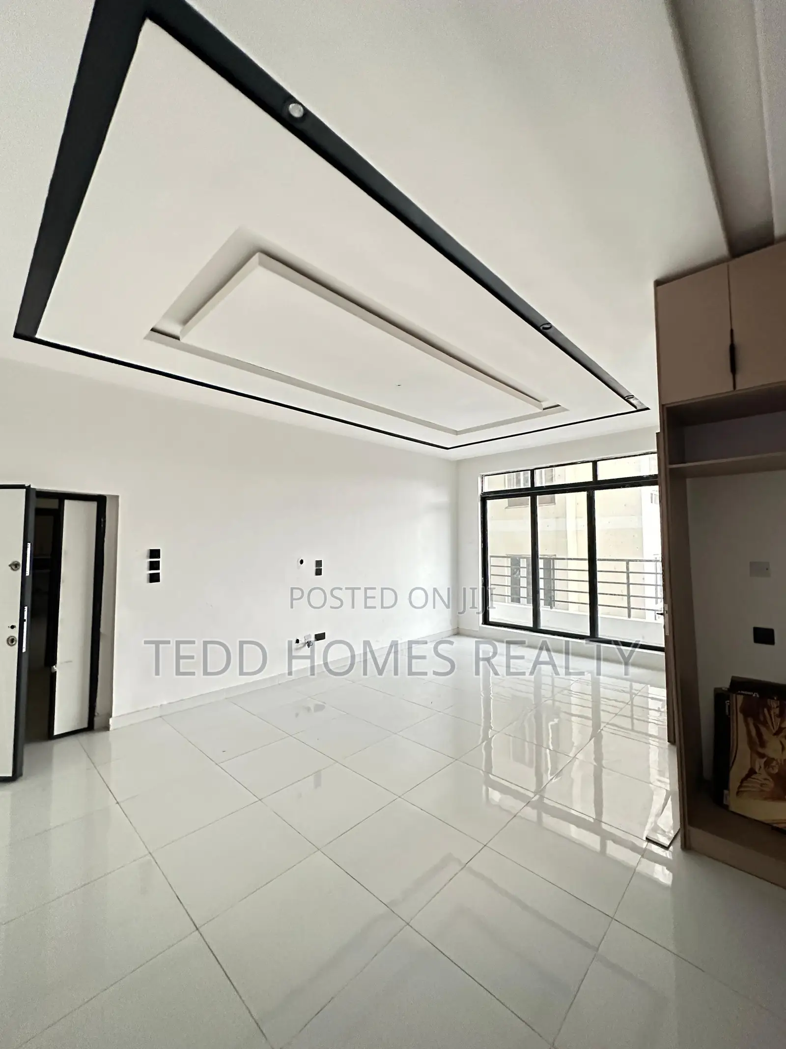 3bdrm Penthouse in Lekki for sale