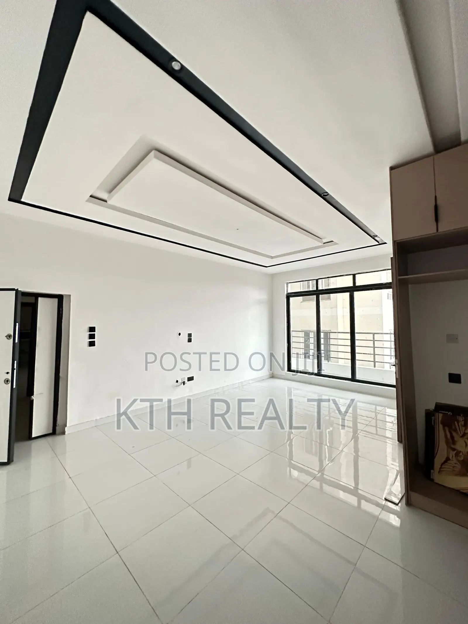 3bdrm Penthouse in Lekki for sale