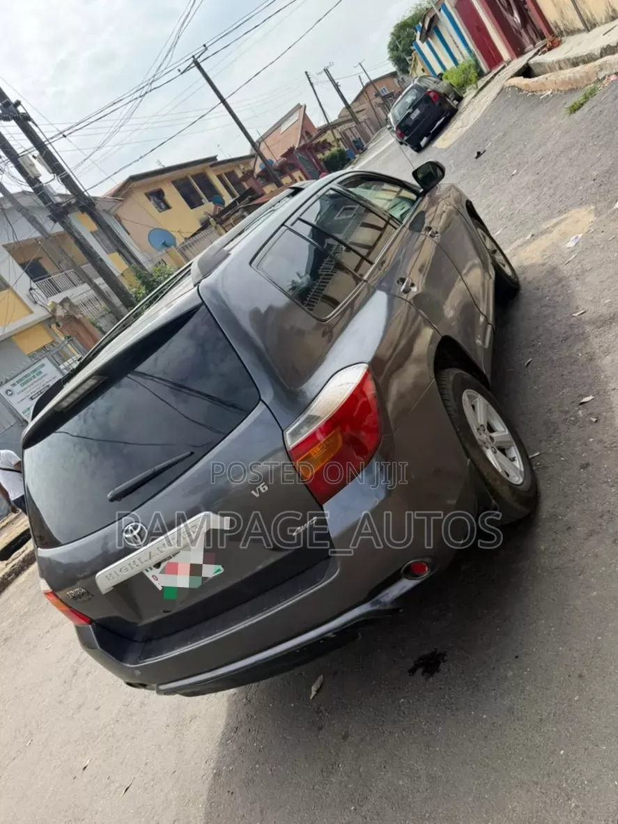 Toyota Highlander 2010 Gray