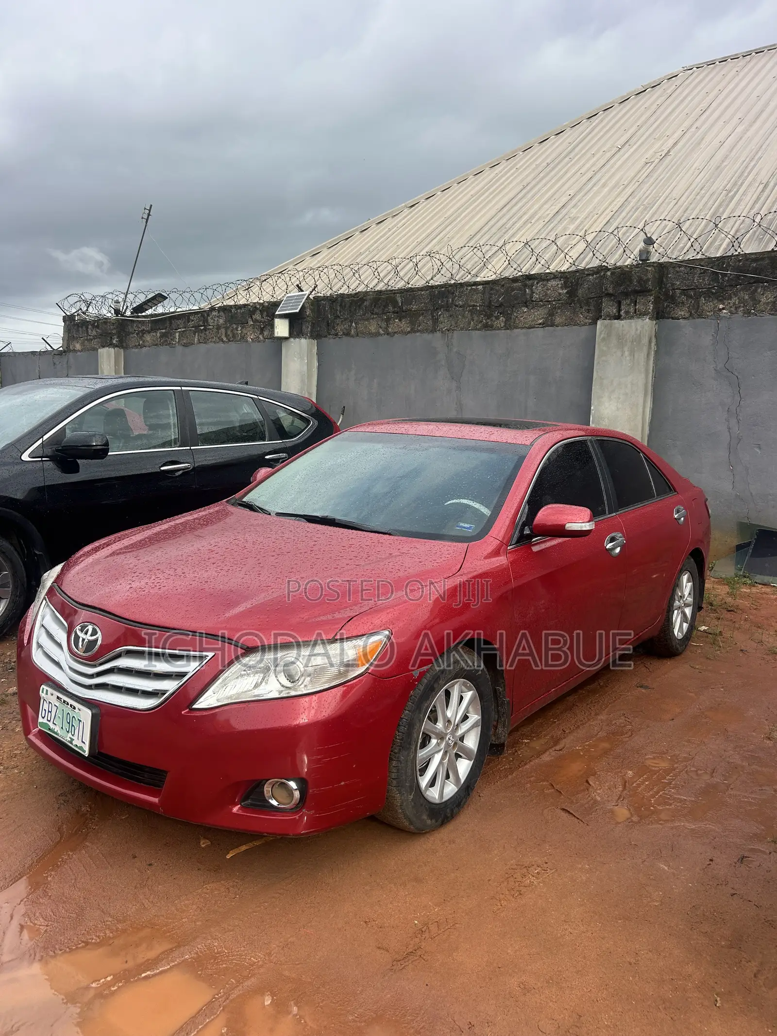 Toyota Camry XLE 4dr Sedan (2.5L 4cyl 6A) 2011 Red