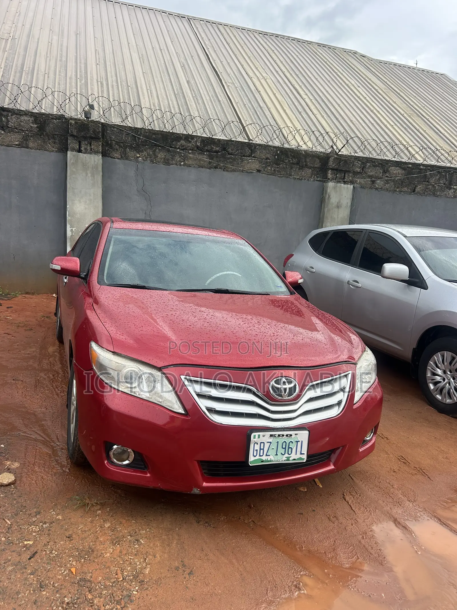 Toyota Camry XLE 4dr Sedan (2.5L 4cyl 6A) 2011 Red