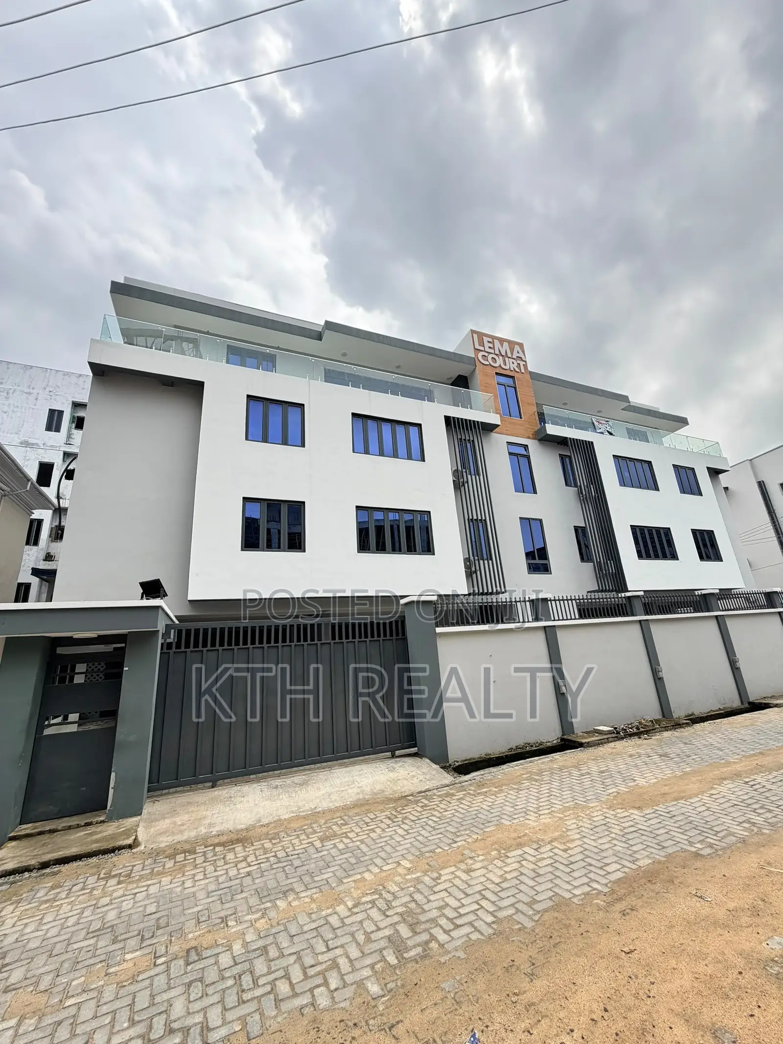 2bdrm Apartment in Lekki for sale