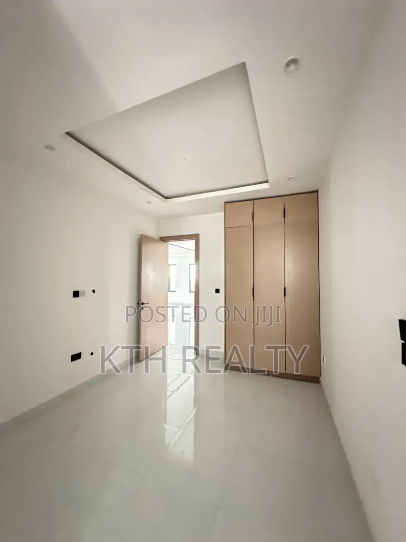 2bdrm Apartment in Lekki for sale