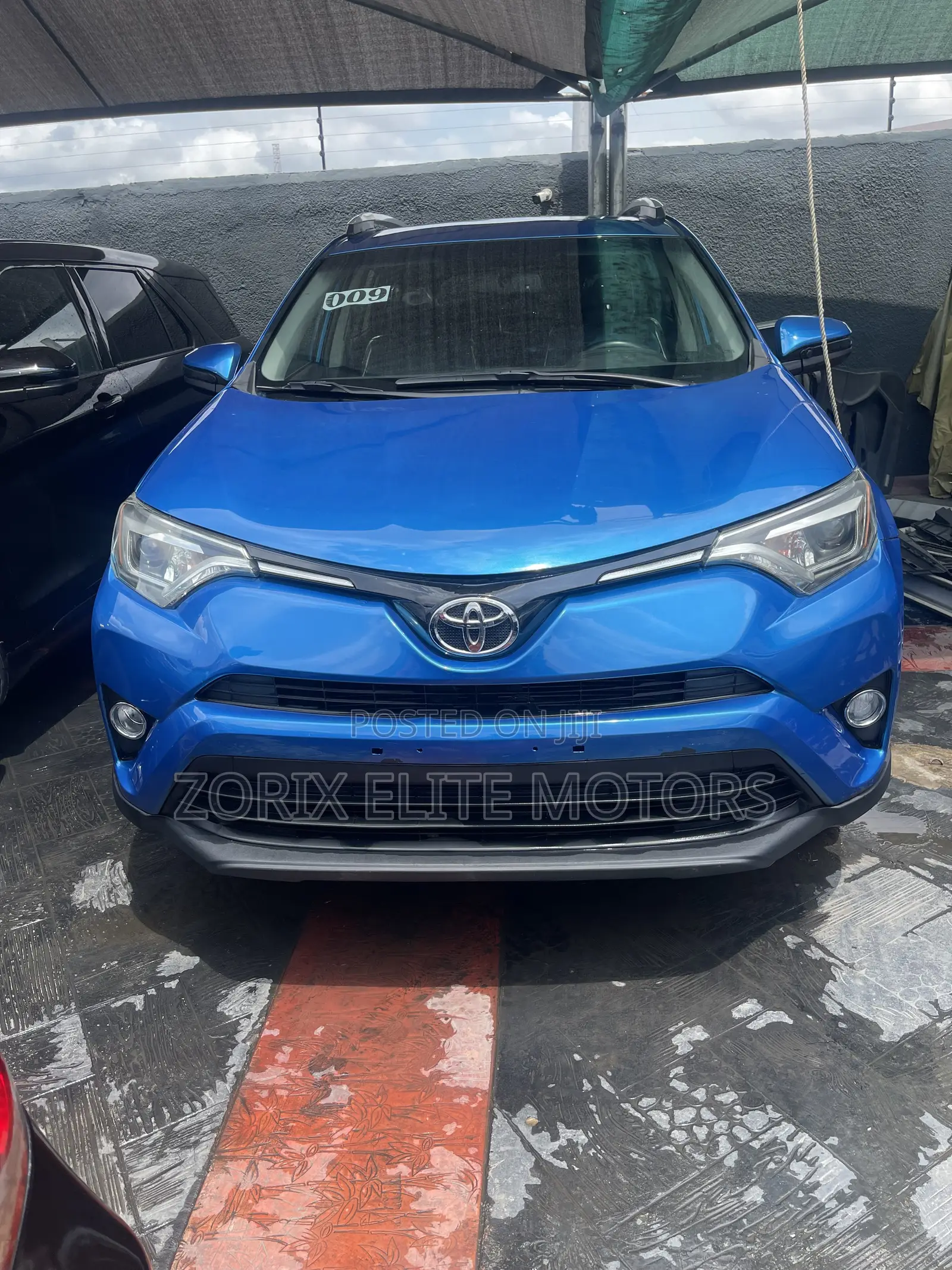 Toyota RAV4 2017 Blue