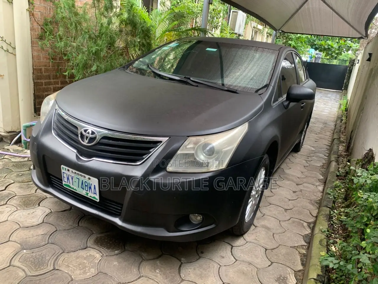 Toyota Avensis 2012 Black