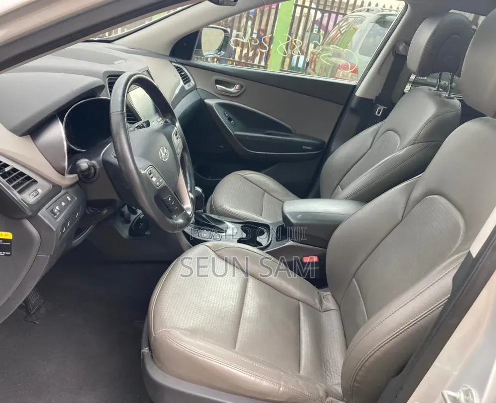 Hyundai Santa Fe Limited 4dr SUV AWD (3.3L 6cyl 6A) 2014 Silver