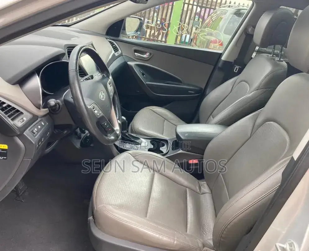 Hyundai Santa Fe Limited 4dr SUV AWD (3.3L 6cyl 6A) 2014 Silver