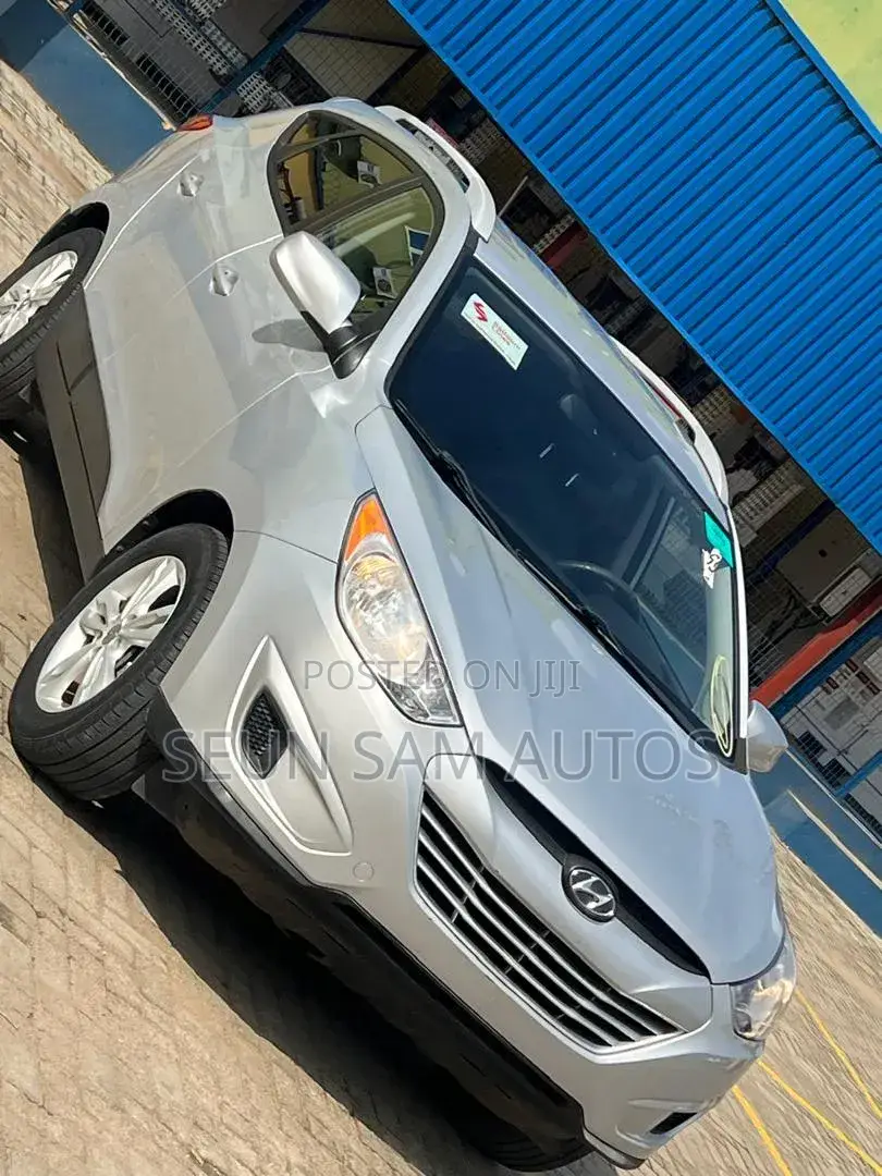 Hyundai Tucson Limited FWD 2011 Silver