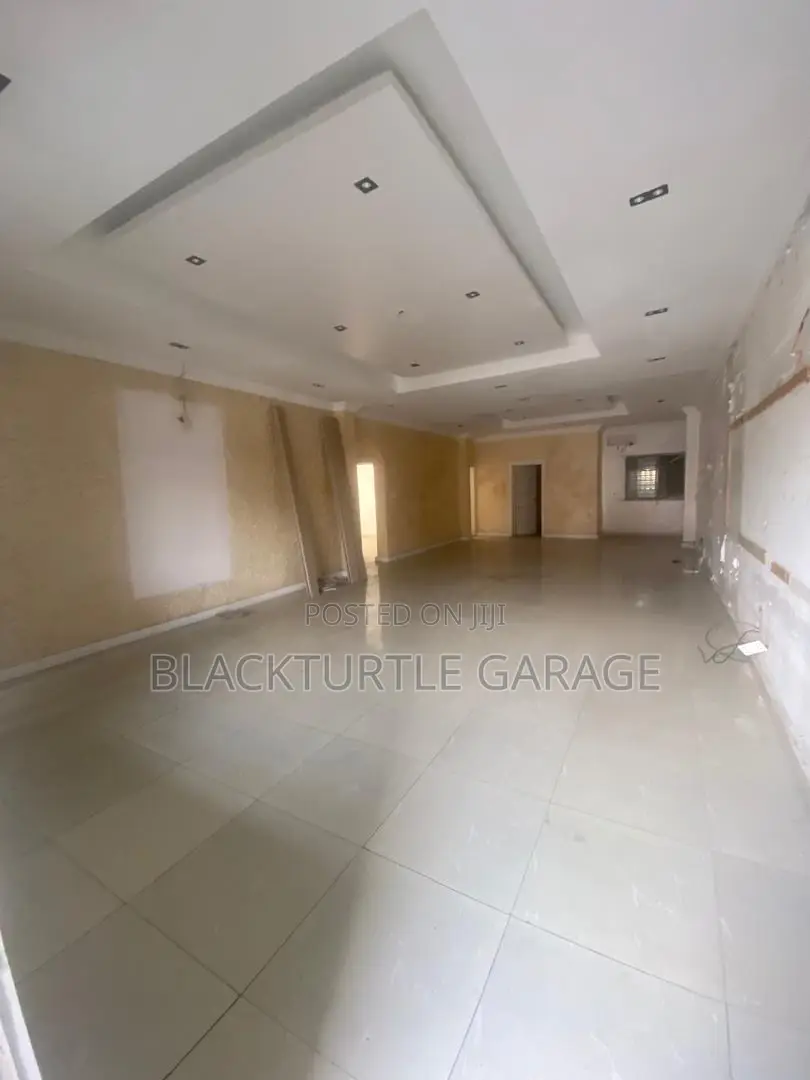 3bdrm Block of Flats in Lekki for rent