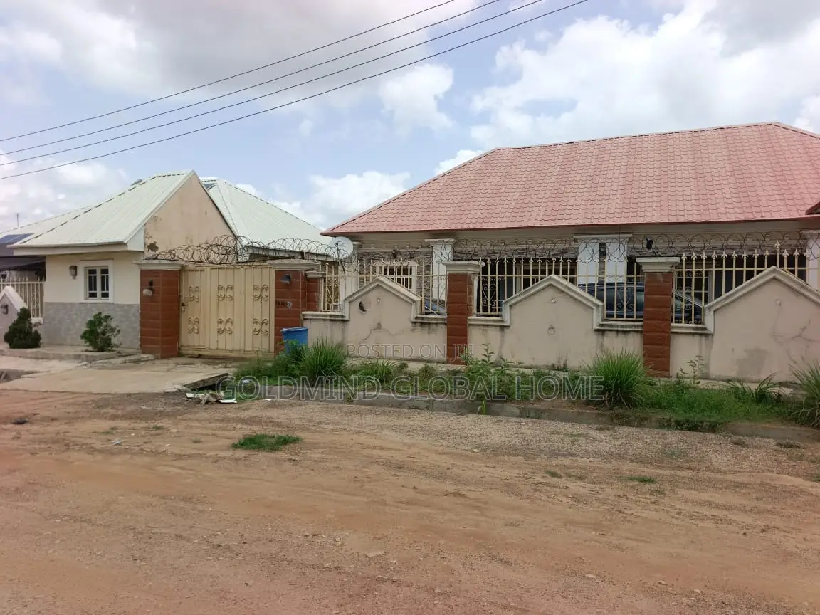 2bdrm Bungalow in Fha Lugbe for sale