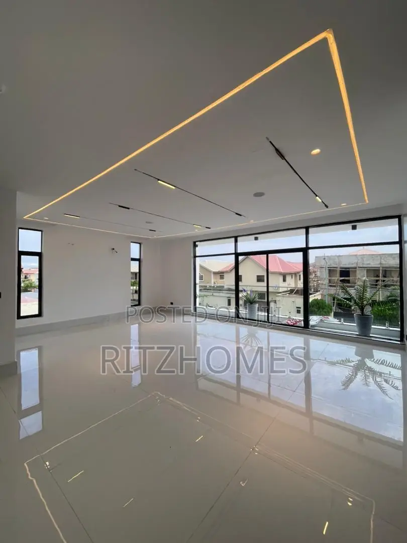 5bdrm Duplex in VGC / Ajah for sale